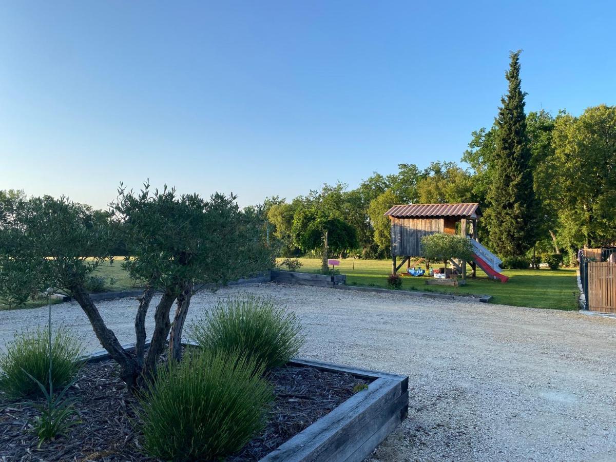 Coulonges Hotell Savignac-sur-Leyze Exteriör bild